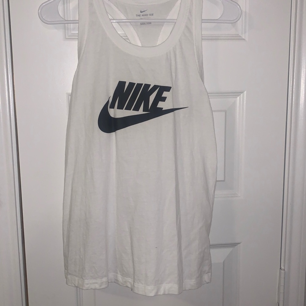 Comfortable Nike workout shirt!